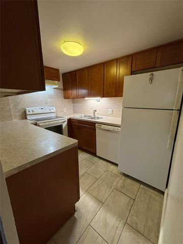 7520 Hornwood Drive 103, Houston, TX 77036