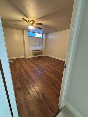 7520 Hornwood Drive 103, Houston, TX 77036