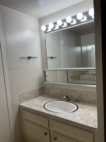 7520 Hornwood Drive 103, Houston, TX 77036
