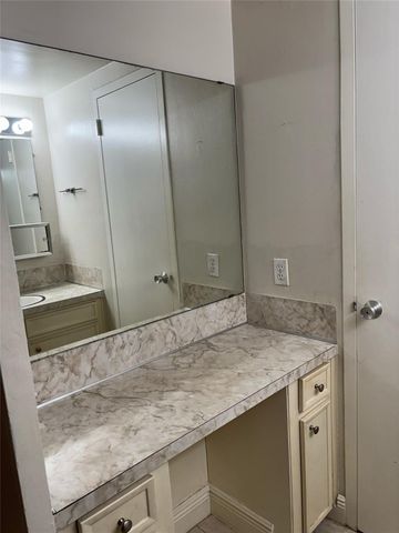 7520 Hornwood Drive 103, Houston, TX 77036