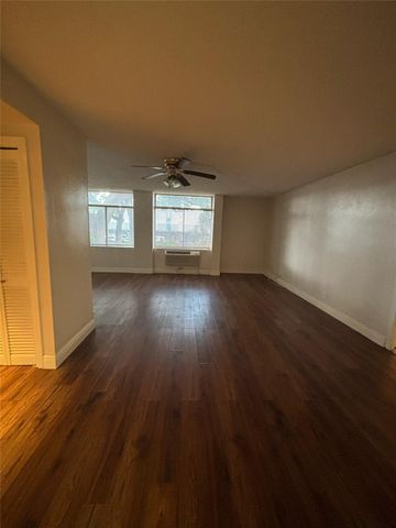 7520 Hornwood Drive 103, Houston, TX 77036
