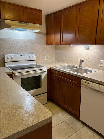 7520 Hornwood Drive 103, Houston, TX 77036