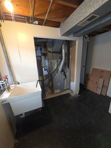 16440 Michigan Avenue, South Holland, IL 60473