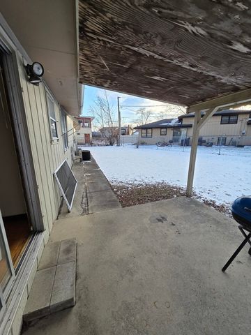 16440 Michigan Avenue, South Holland, IL 60473