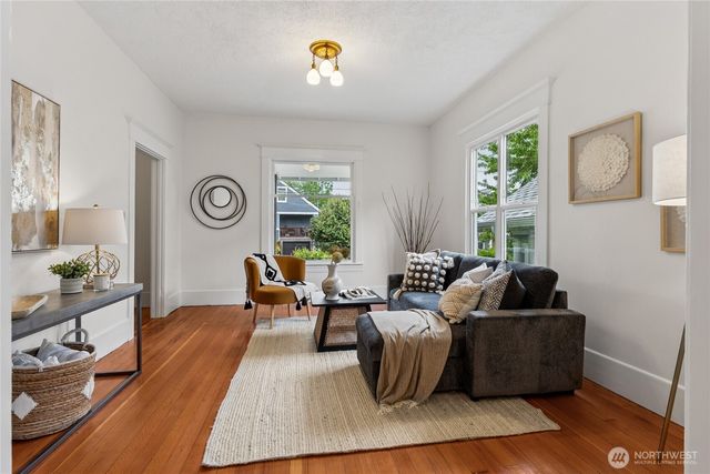 1830 N 54th Street, Seattle, WA 98103