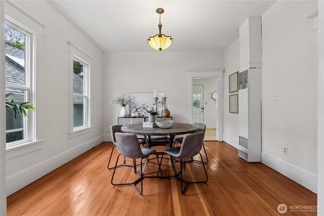 1830 N 54th Street, Seattle, WA 98103