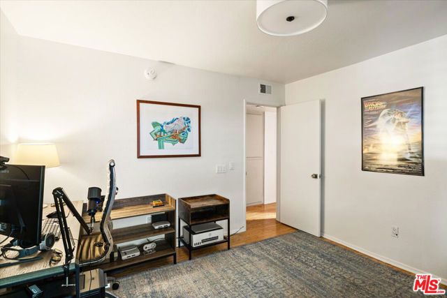 2018 Griffith Park Boulevard 108, Los Angeles, CA 90039