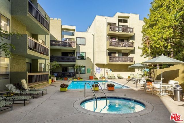 2018 Griffith Park Boulevard 108, Los Angeles, CA 90039