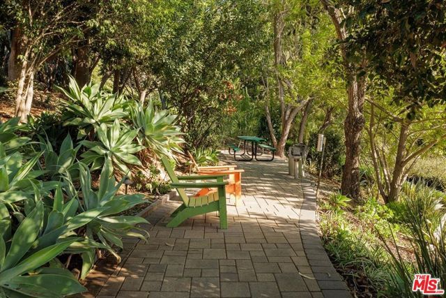 2018 Griffith Park Boulevard 108, Los Angeles, CA 90039