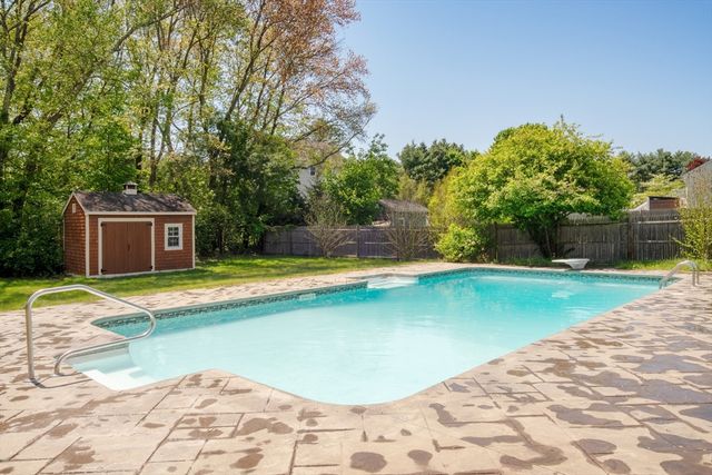 46 Frairy Street, Medfield, MA 02052