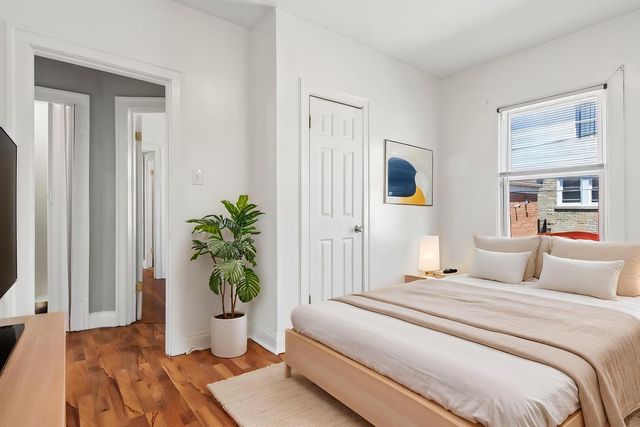 9913 S Parnell Avenue, Chicago, IL 60628
