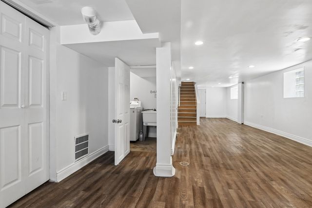 9913 S Parnell Avenue, Chicago, IL 60628