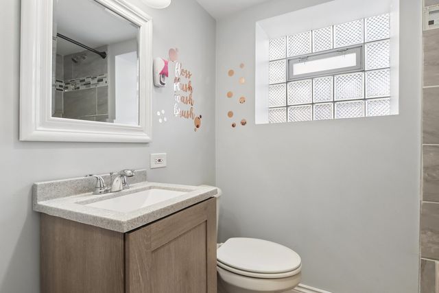 9913 S Parnell Avenue, Chicago, IL 60628