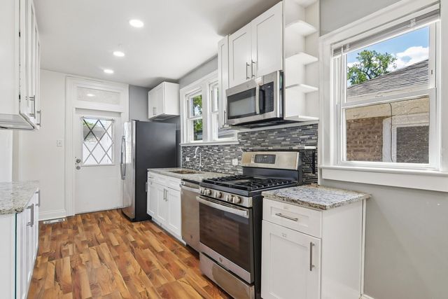 9913 S Parnell Avenue, Chicago, IL 60628