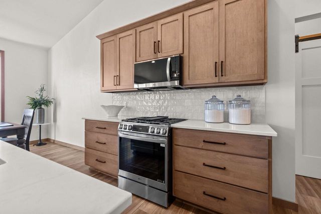 N8856 DUBLIN, Menasha, WI 54952