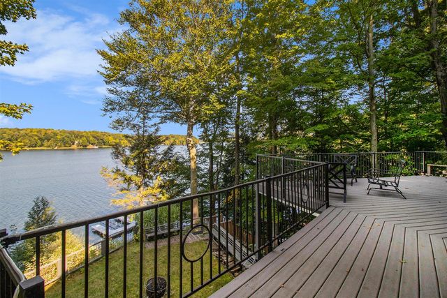 6218 N Loggers Lane, Ludington, MI 49431