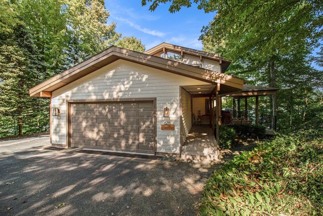 6218 N Loggers Lane, Ludington, MI 49431