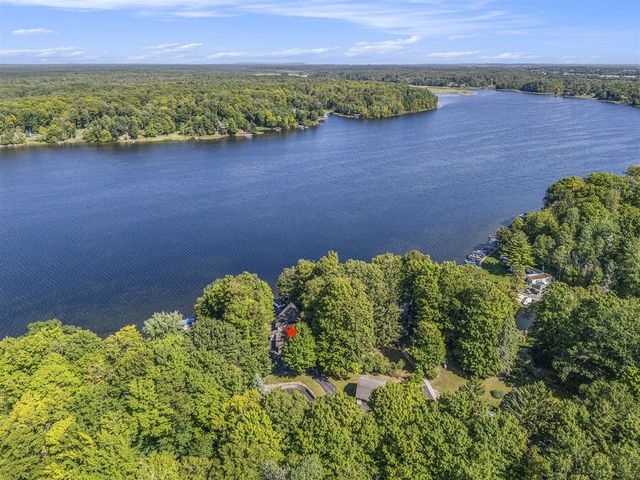 6218 N Loggers Lane, Ludington, MI 49431