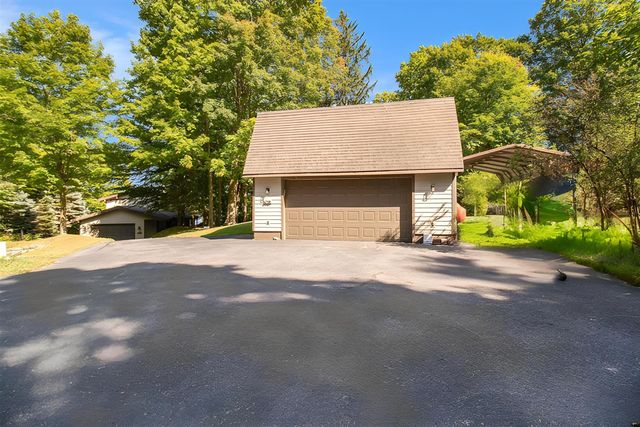 6218 N Loggers Lane, Ludington, MI 49431
