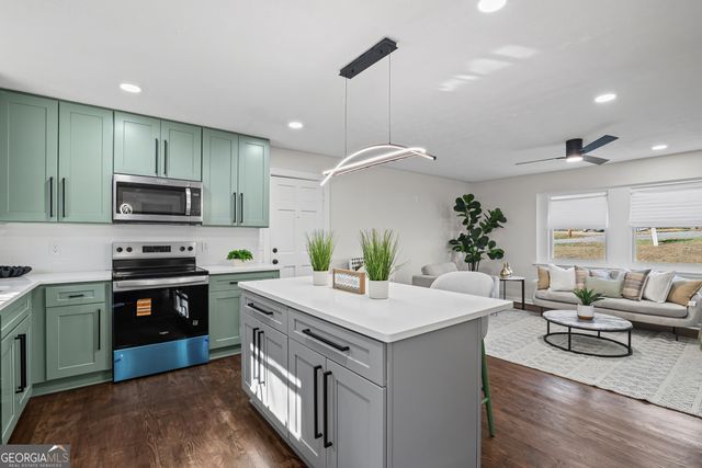 925 Majesty Lane, Morrow, GA 30260