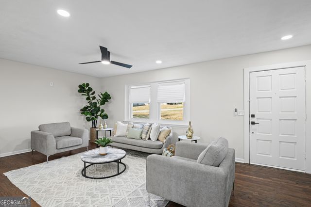 925 Majesty Lane, Morrow, GA 30260