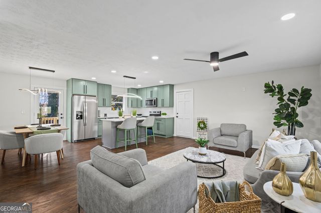 925 Majesty Lane, Morrow, GA 30260