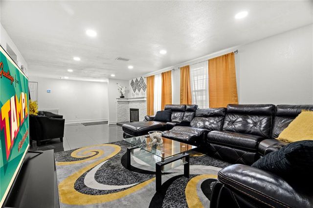 7005 FOUNTAIN AVENUE, Tampa, FL 33634