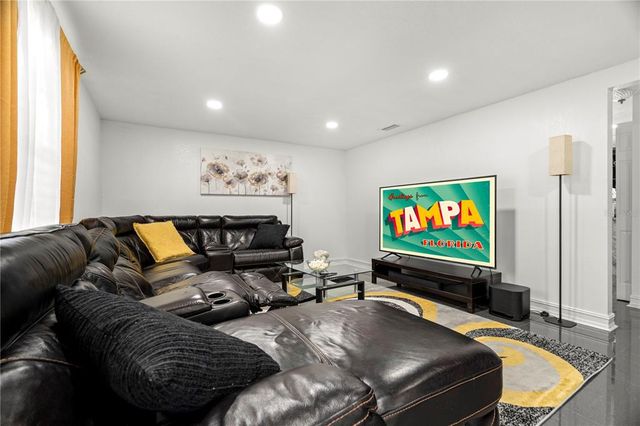 7005 FOUNTAIN AVENUE, Tampa, FL 33634