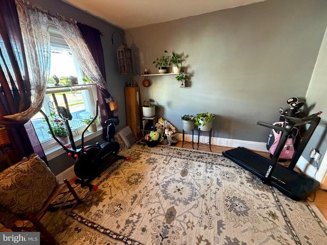 27 S CHESTNUT ST, Boyertown, PA 19512