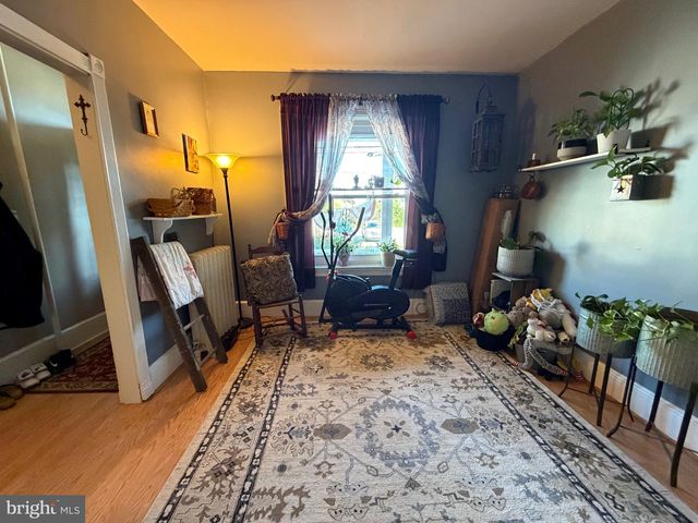 27 S CHESTNUT ST, Boyertown, PA 19512