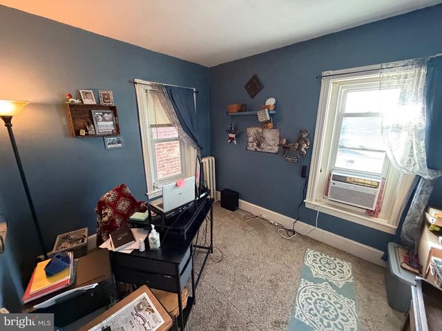 27 S CHESTNUT ST, Boyertown, PA 19512