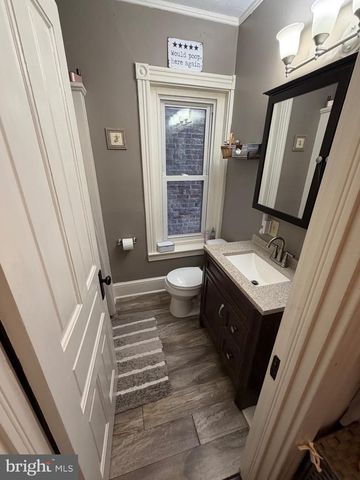 27 S CHESTNUT ST, Boyertown, PA 19512