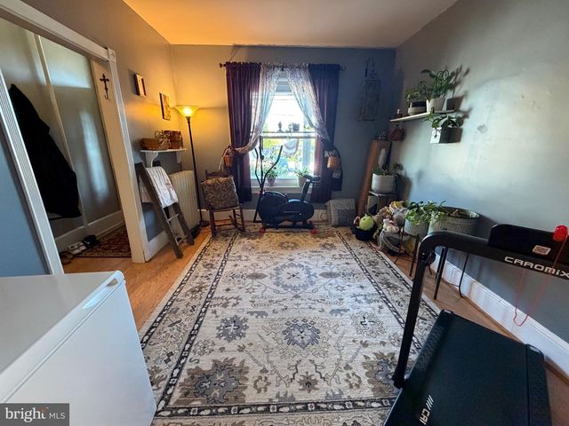 27 S CHESTNUT ST, Boyertown, PA 19512