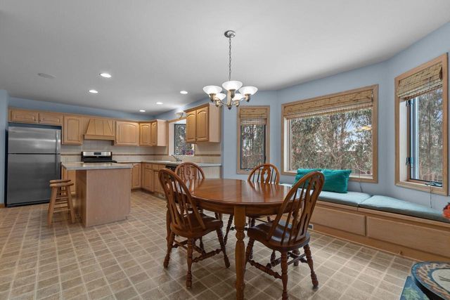 3034 E FALLCREEK LANE, Appleton, WI 54913