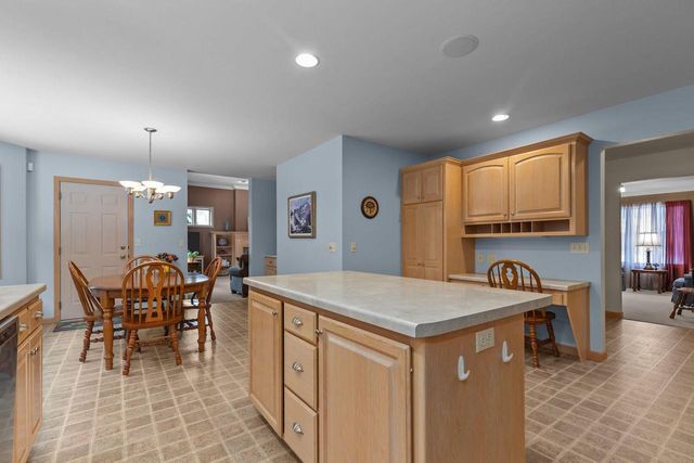 3034 E FALLCREEK LANE, Appleton, WI 54913