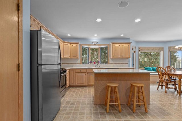 3034 E FALLCREEK LANE, Appleton, WI 54913