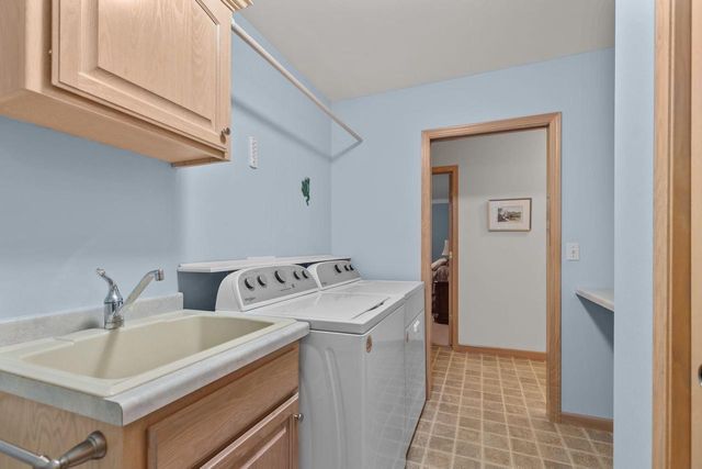 3034 E FALLCREEK LANE, Appleton, WI 54913