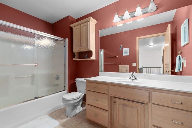 3034 E FALLCREEK LANE, Appleton, WI 54913