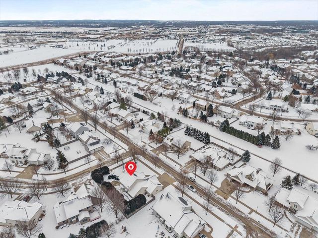 3034 E FALLCREEK LANE, Appleton, WI 54913