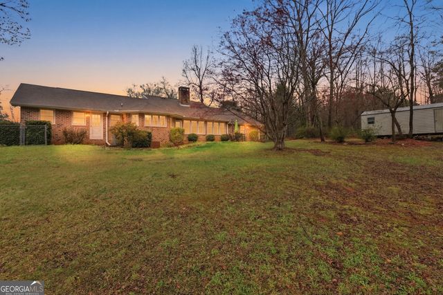 304 Beaver Brook Drive, Toccoa, GA 30577