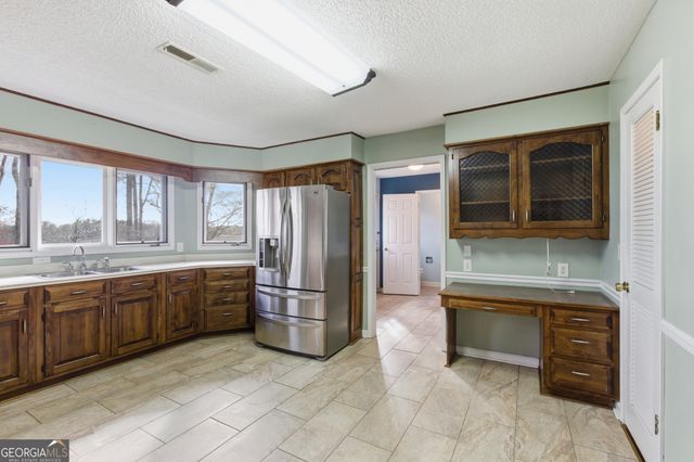 304 Beaver Brook Drive, Toccoa, GA 30577