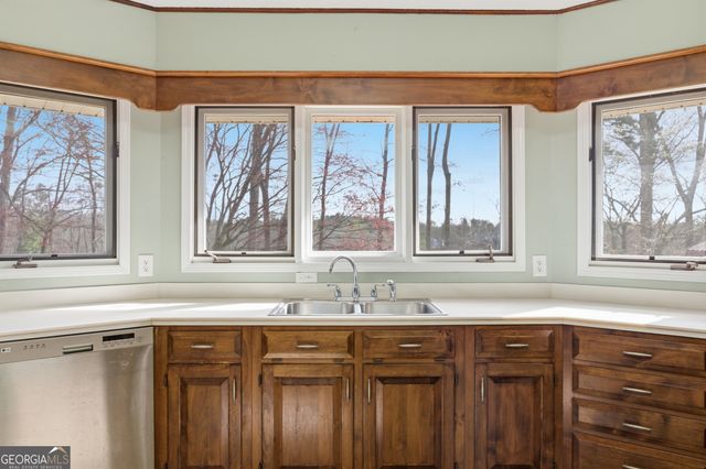 304 Beaver Brook Drive, Toccoa, GA 30577