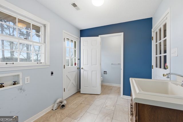 304 Beaver Brook Drive, Toccoa, GA 30577