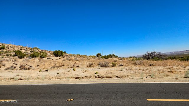 Cor Avenue W8 & 123th St E., Pearblossom, CA 93553