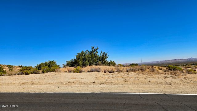 Cor Avenue W8 & 123th St E., Pearblossom, CA 93553