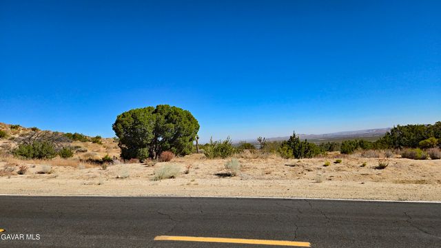 Cor Avenue W8 & 123th St E., Pearblossom, CA 93553