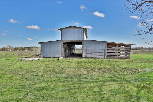 16823 Highway 105 E, Plantersville, TX 77363