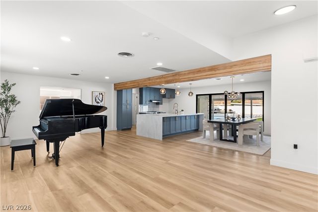 2106 West Oakey Boulevard, Las Vegas, NV 89102