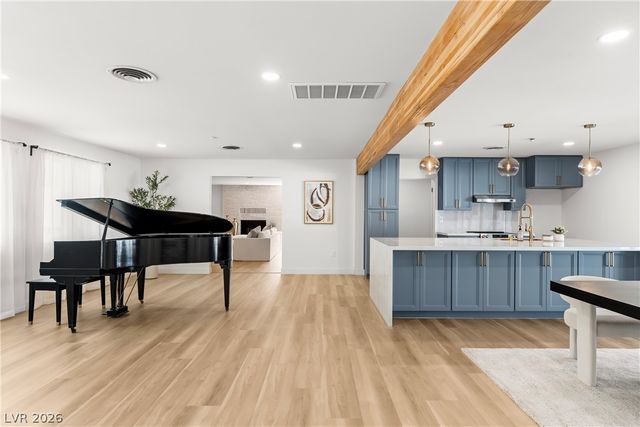 2106 West Oakey Boulevard, Las Vegas, NV 89102
