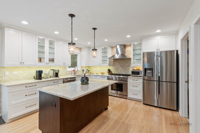 737 Joel Lane, Buffalo Grove, IL 60089